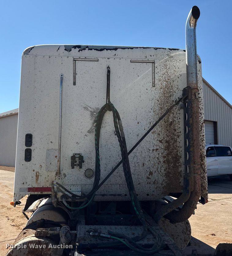 image for item EA7946 2008 Freightliner CL120 semi truck