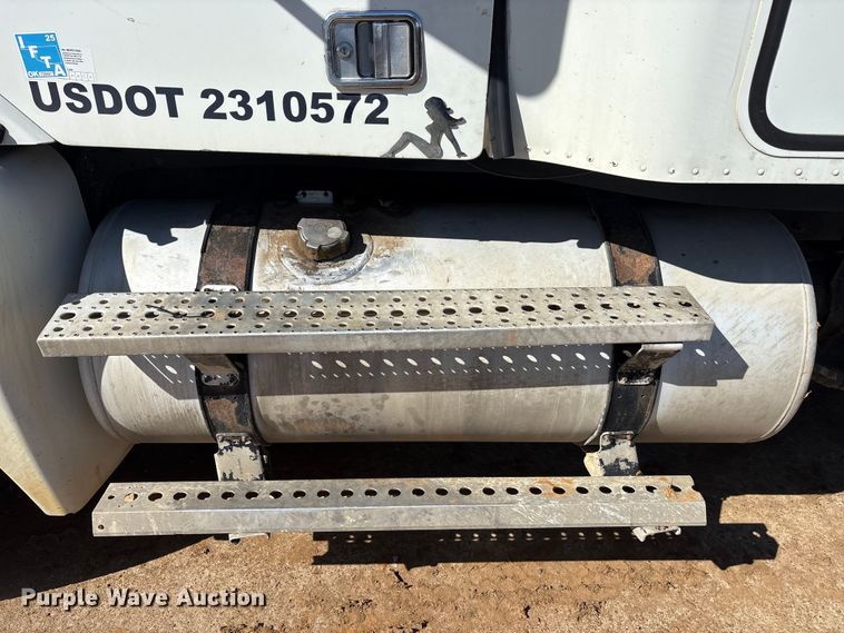 image for item EA7946 2008 Freightliner CL120 semi truck