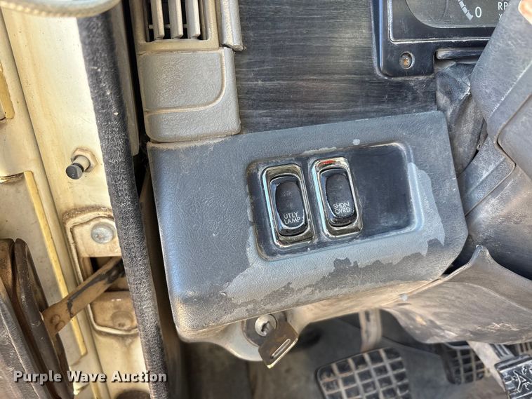 image for item EA7946 2008 Freightliner CL120 semi truck