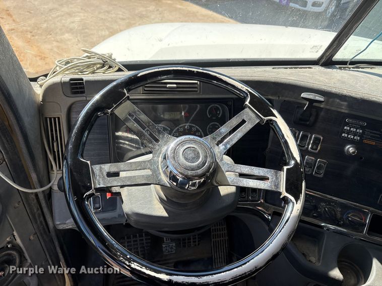 image for item EA7946 2008 Freightliner CL120 semi truck