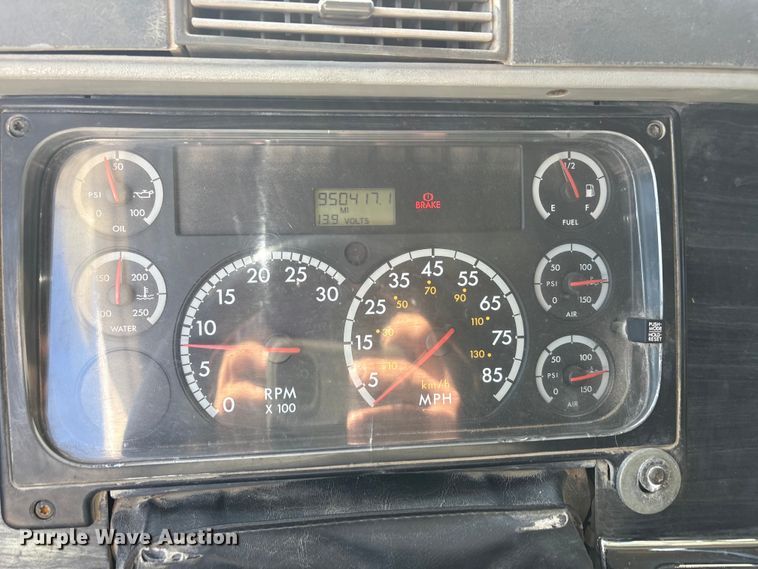 image for item EA7946 2008 Freightliner CL120 semi truck