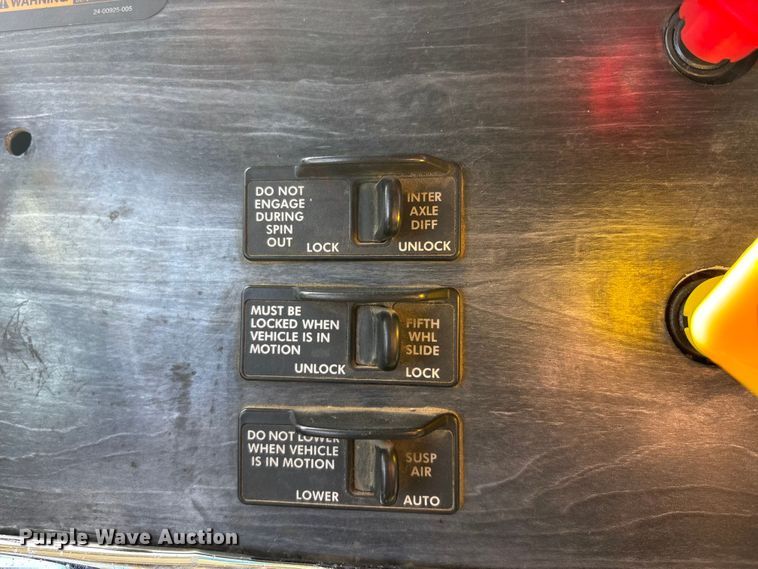 image for item EA7946 2008 Freightliner CL120 semi truck