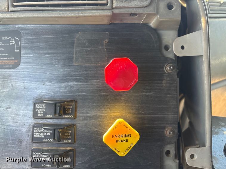 image for item EA7946 2008 Freightliner CL120 semi truck