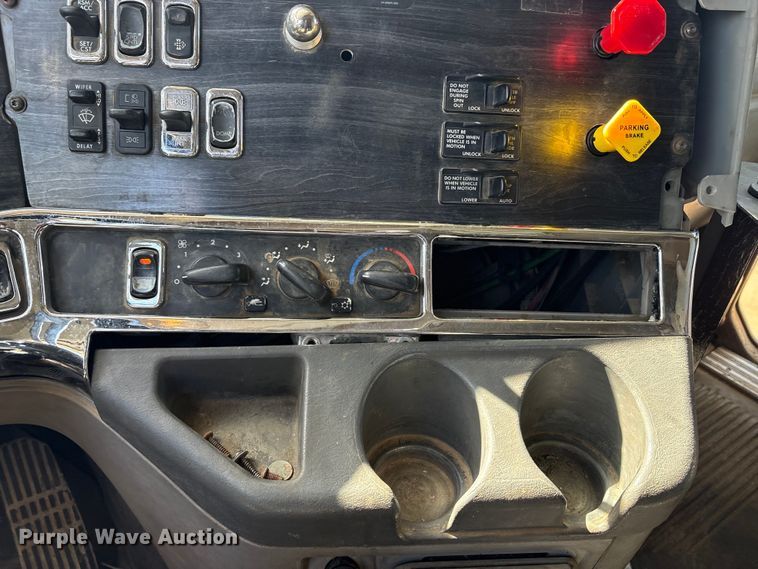 image for item EA7946 2008 Freightliner CL120 semi truck