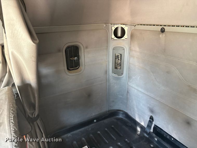 image for item EA7946 2008 Freightliner CL120 semi truck