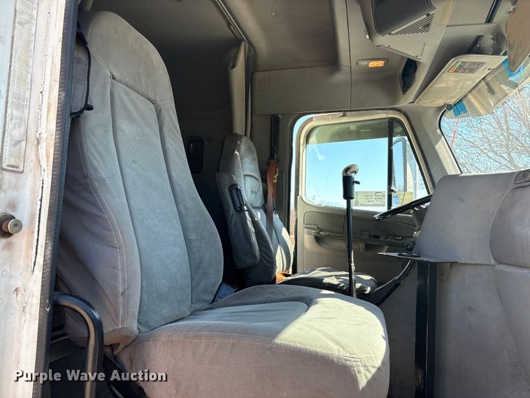 image for item EA7946 2008 Freightliner CL120 semi truck