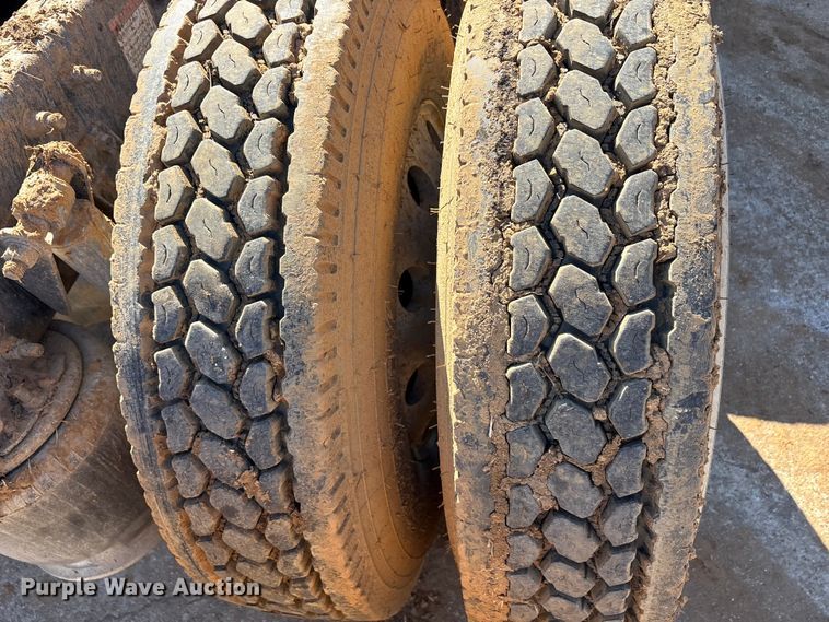 image for item EA7946 2008 Freightliner CL120 semi truck