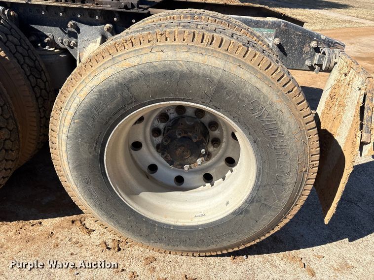 image for item EA7946 2008 Freightliner CL120 semi truck