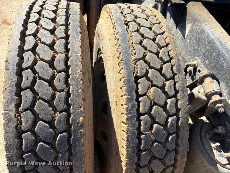 image for item EA7946 2008 Freightliner CL120 semi truck