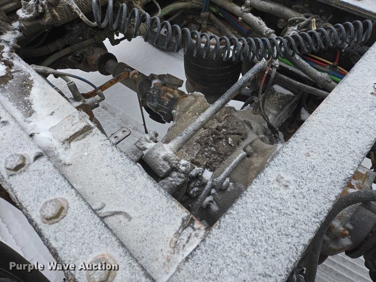 image for item EB1279 2015 Freightliner Cascadia semi truck