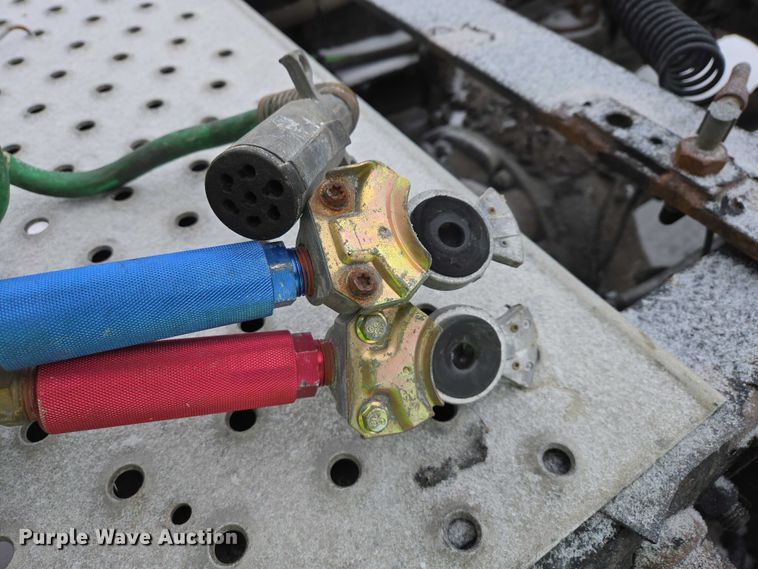 image for item EB1279 2015 Freightliner Cascadia semi truck