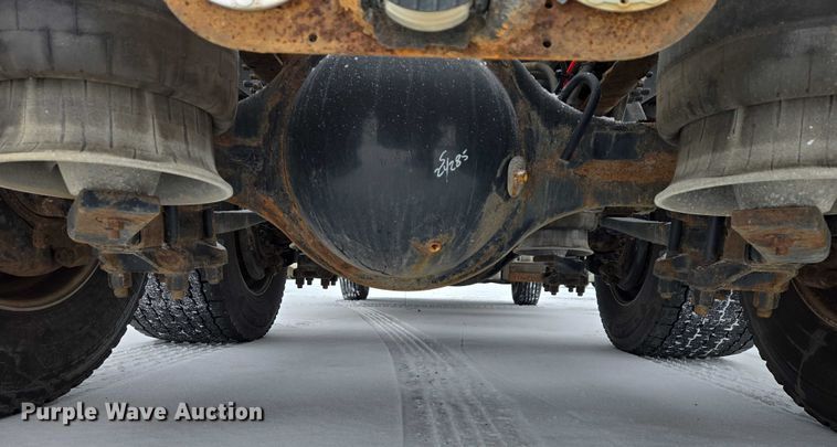 image for item EB1279 2015 Freightliner Cascadia semi truck