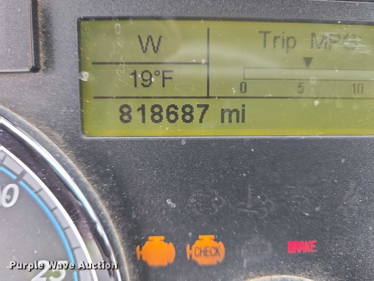 image for item EB1279 2015 Freightliner Cascadia semi truck