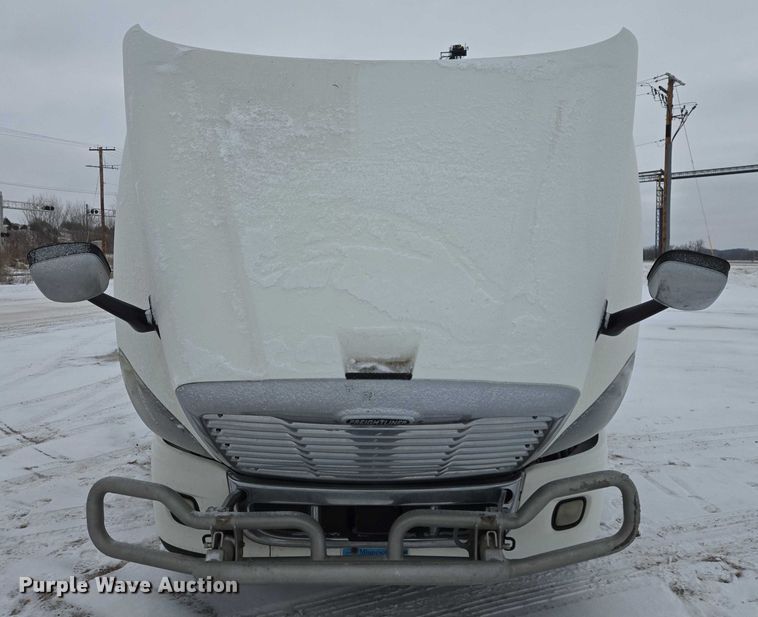 image for item EB1279 2015 Freightliner Cascadia semi truck