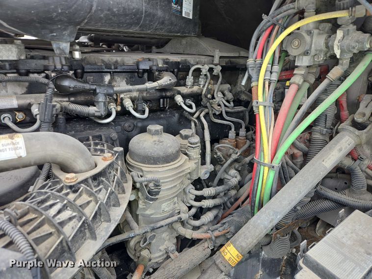 image for item EB1279 2015 Freightliner Cascadia semi truck