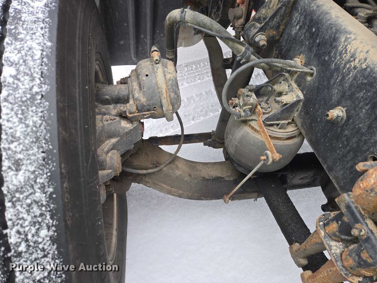 image for item EB1279 2015 Freightliner Cascadia semi truck