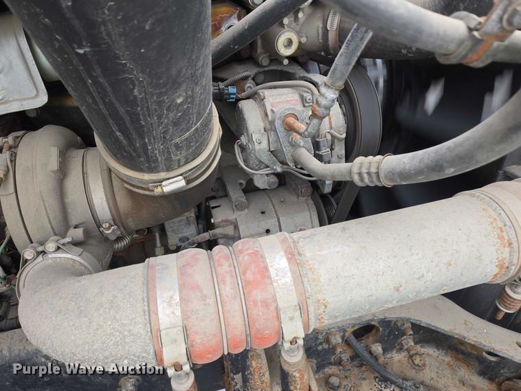 image for item EB1279 2015 Freightliner Cascadia semi truck