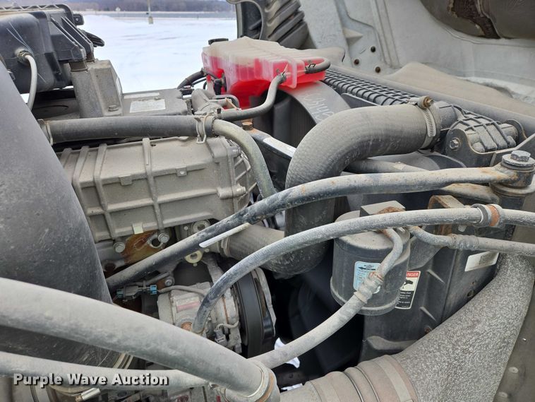 image for item EB1279 2015 Freightliner Cascadia semi truck