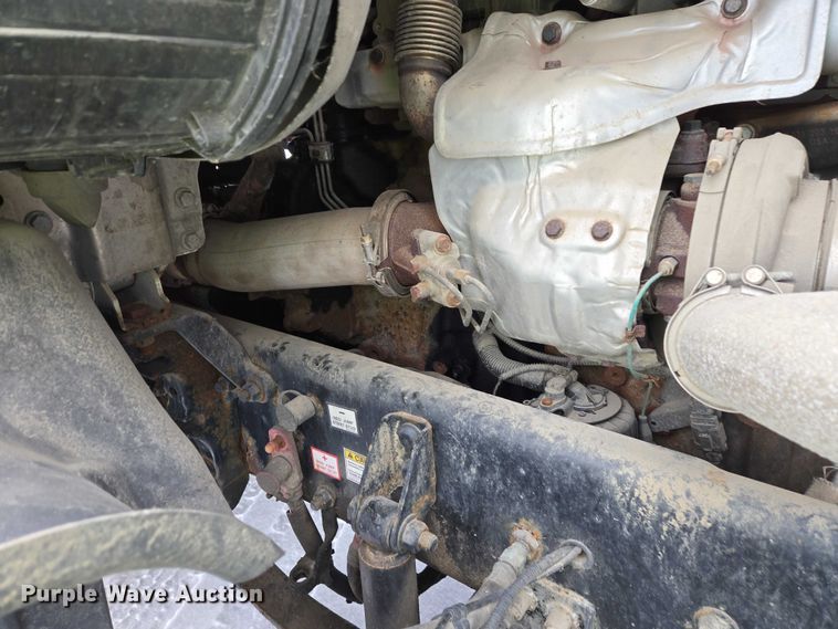 image for item EB1279 2015 Freightliner Cascadia semi truck