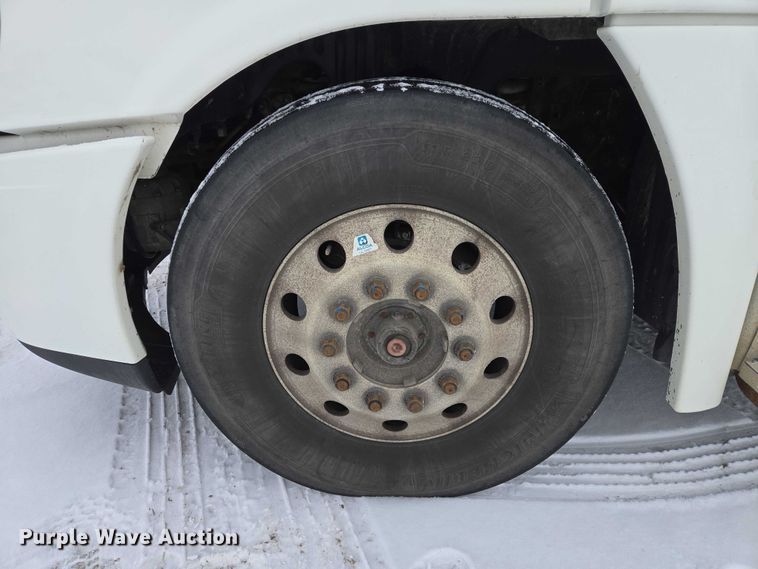 image for item EB1279 2015 Freightliner Cascadia semi truck