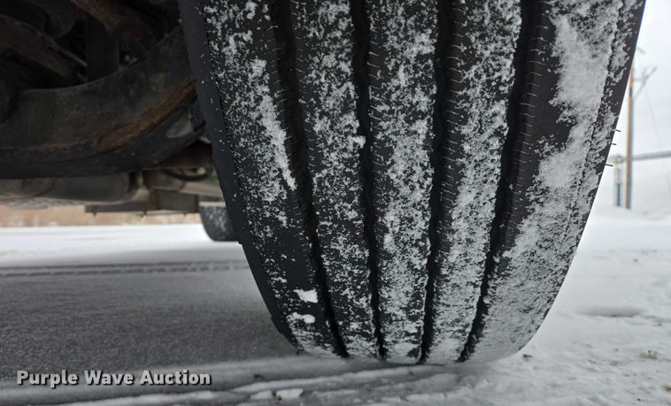 image for item EB1279 2015 Freightliner Cascadia semi truck