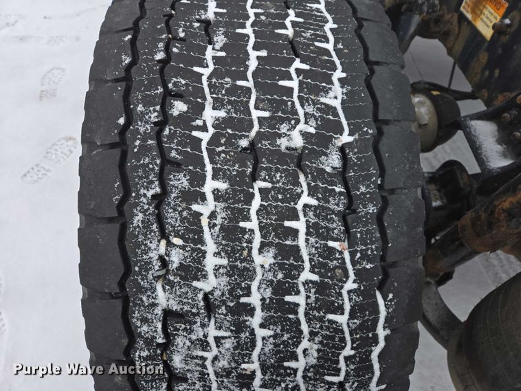 image for item EB1279 2015 Freightliner Cascadia semi truck