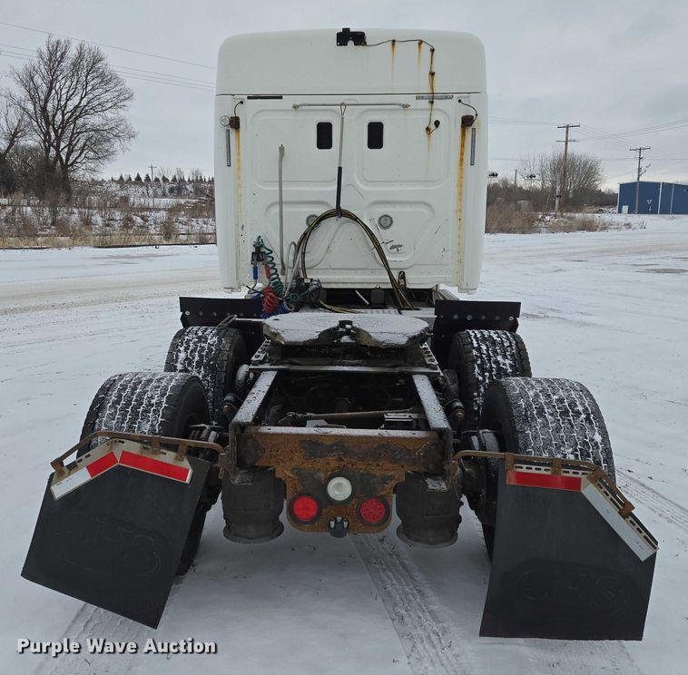 image for item EB1280 2015 Freightliner Cascadia semi truck