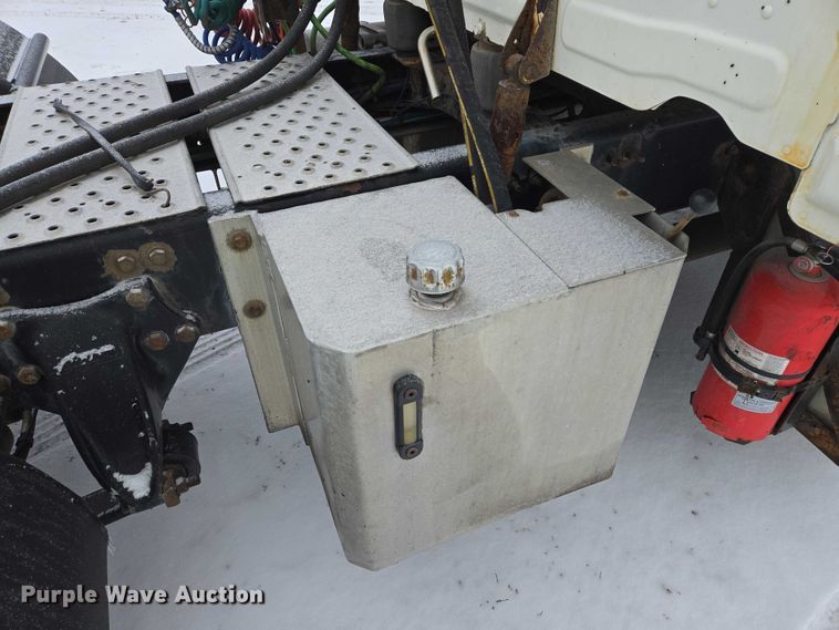 image for item EB1280 2015 Freightliner Cascadia semi truck