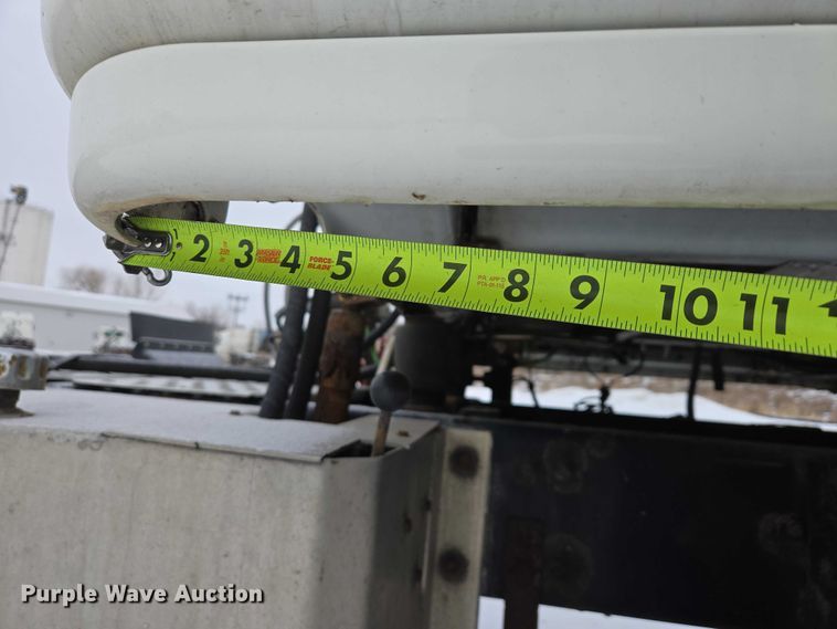 image for item EB1280 2015 Freightliner Cascadia semi truck