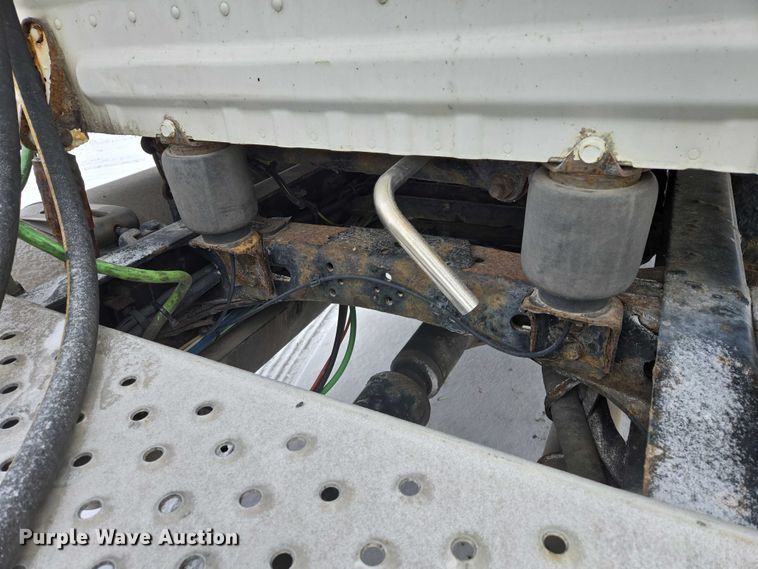 image for item EB1280 2015 Freightliner Cascadia semi truck