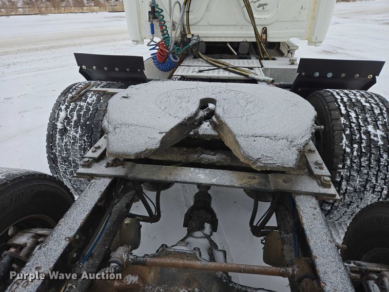 image for item EB1280 2015 Freightliner Cascadia semi truck