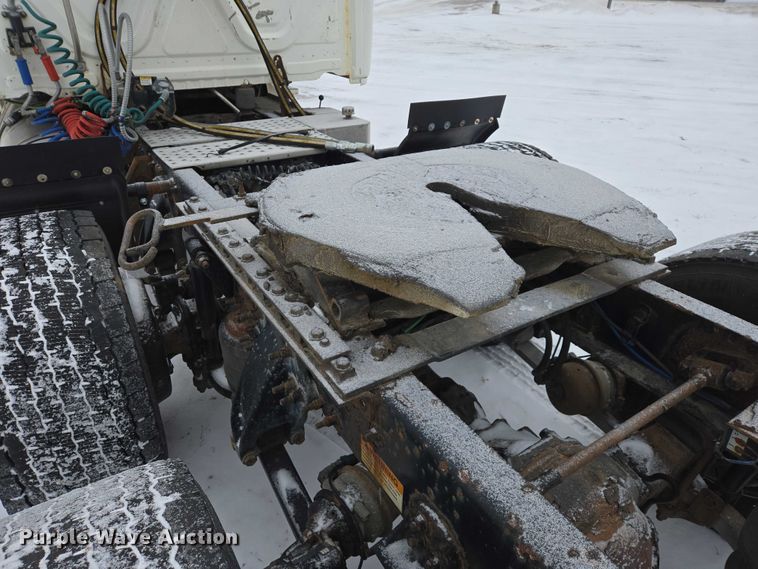 image for item EB1280 2015 Freightliner Cascadia semi truck