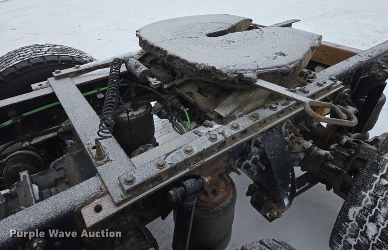 image for item EB1280 2015 Freightliner Cascadia semi truck