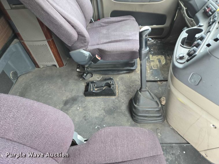 image for item EB1280 2015 Freightliner Cascadia semi truck