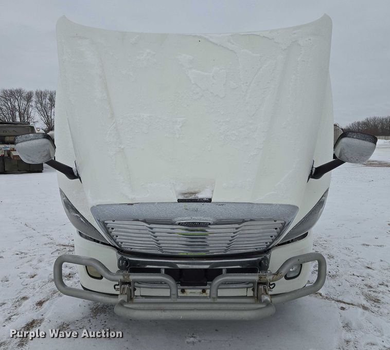 image for item EB1280 2015 Freightliner Cascadia semi truck