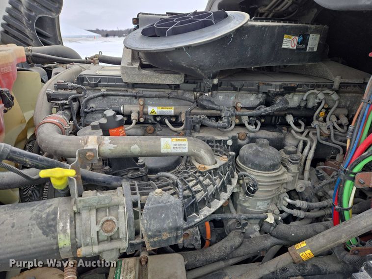 image for item EB1280 2015 Freightliner Cascadia semi truck