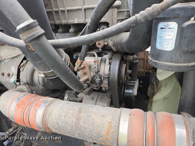 image for item EB1280 2015 Freightliner Cascadia semi truck