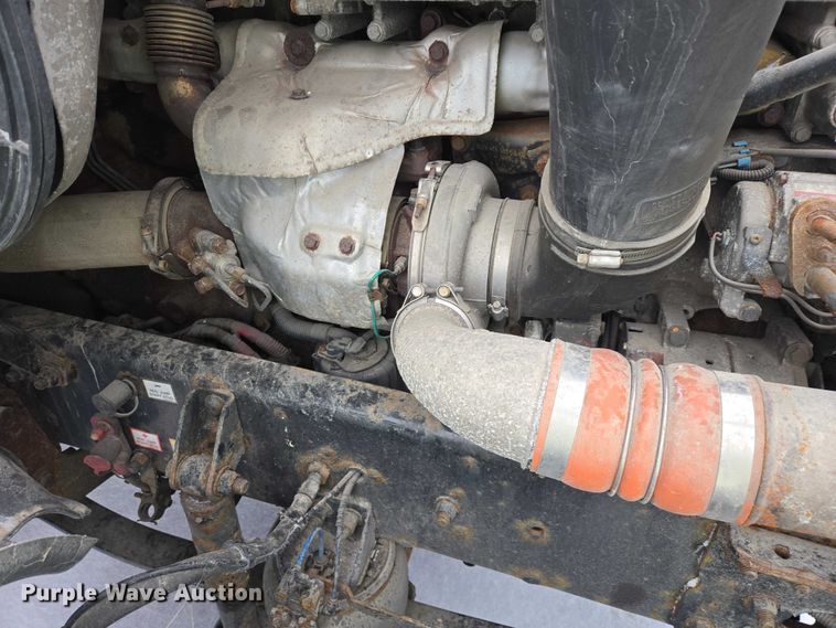 image for item EB1280 2015 Freightliner Cascadia semi truck