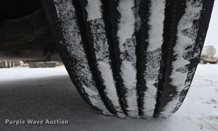 image for item EB1280 2015 Freightliner Cascadia semi truck