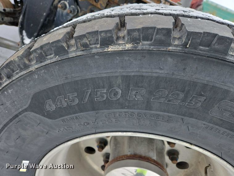 image for item EB1280 2015 Freightliner Cascadia semi truck