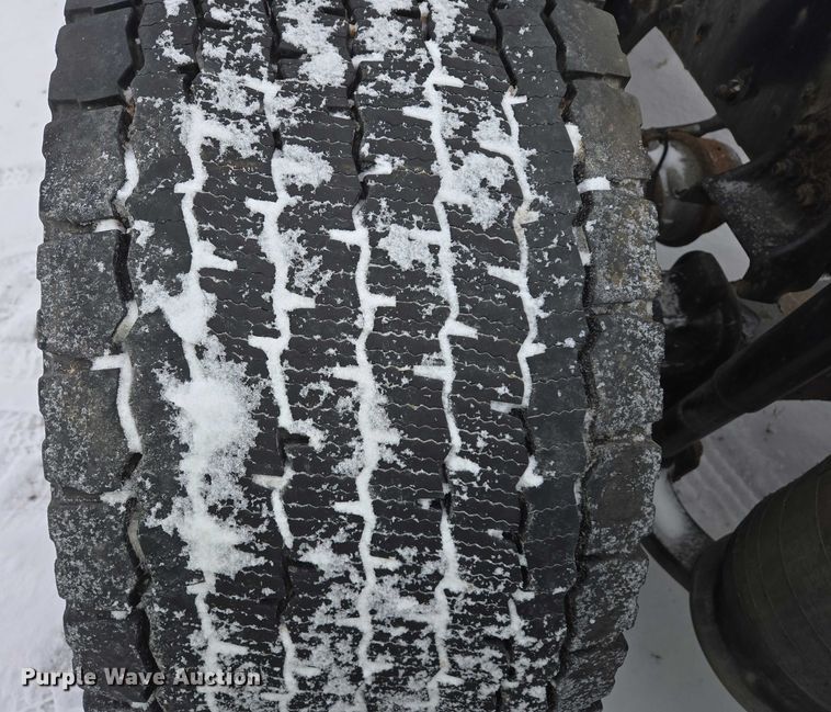 image for item EB1280 2015 Freightliner Cascadia semi truck