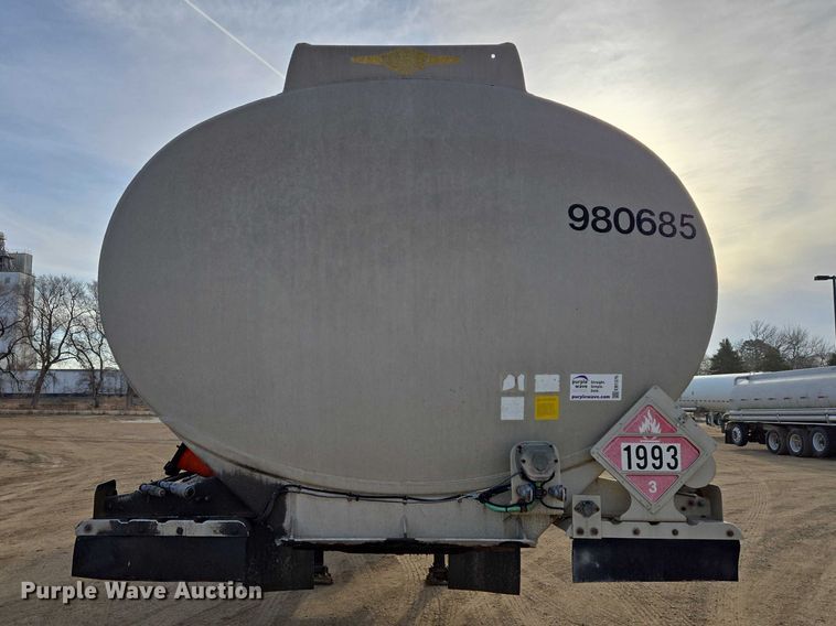 image for item EB1376 1998 Beall BAST-120-4-SB tank trailer