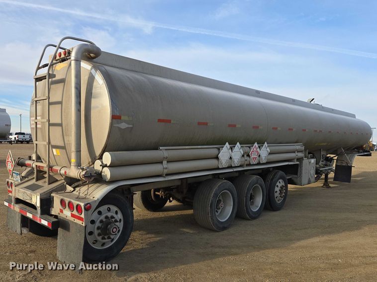 image for item EB1376 1998 Beall BAST-120-4-SB tank trailer