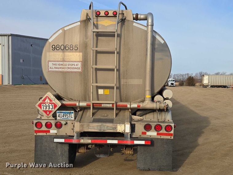 image for item EB1376 1998 Beall BAST-120-4-SB tank trailer
