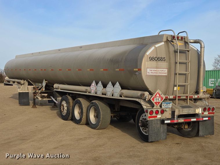 image for item EB1376 1998 Beall BAST-120-4-SB tank trailer