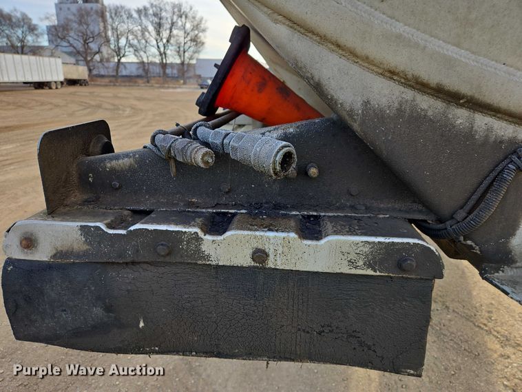 image for item EB1376 1998 Beall BAST-120-4-SB tank trailer