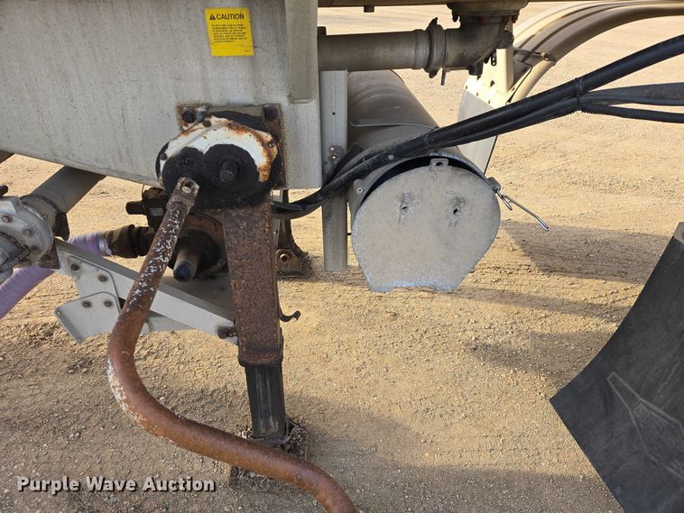 image for item EB1376 1998 Beall BAST-120-4-SB tank trailer