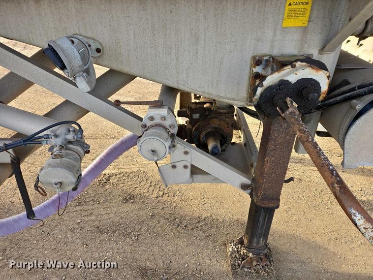 image for item EB1376 1998 Beall BAST-120-4-SB tank trailer