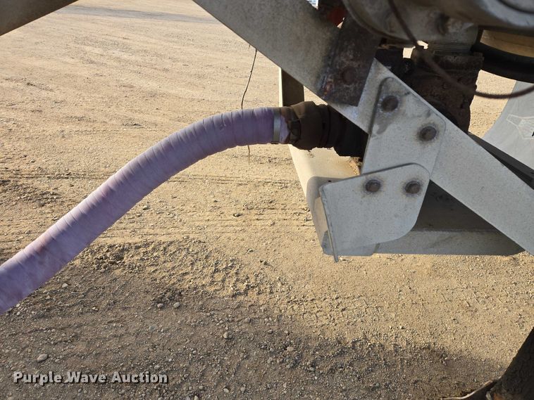 image for item EB1376 1998 Beall BAST-120-4-SB tank trailer