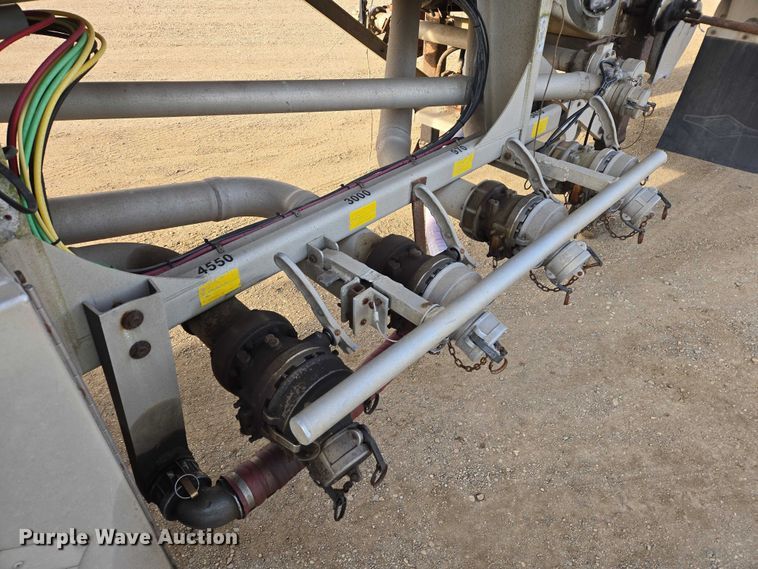 image for item EB1376 1998 Beall BAST-120-4-SB tank trailer